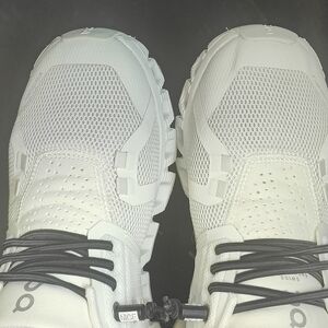 ON Cloud 5 Running Shoes White Women’s 5.5